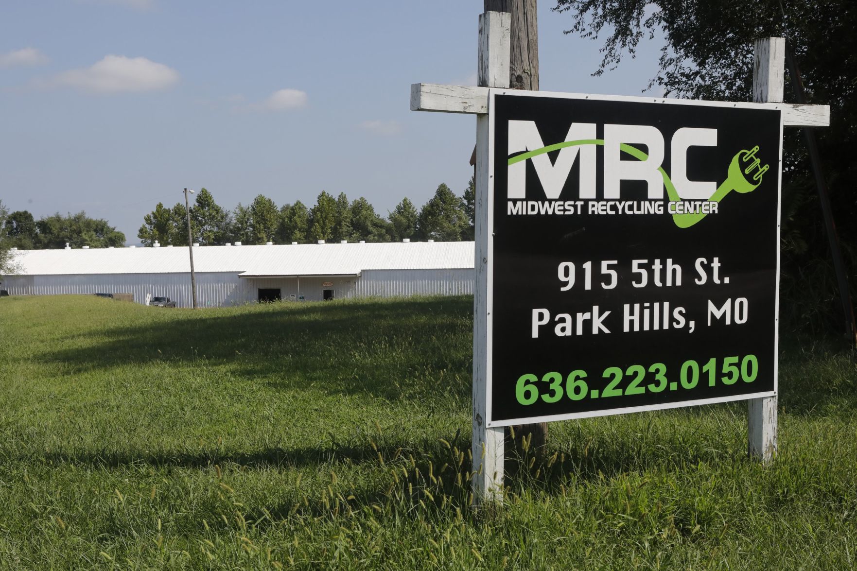 Midwest Recycling Center de-manufactures almost anything electronic